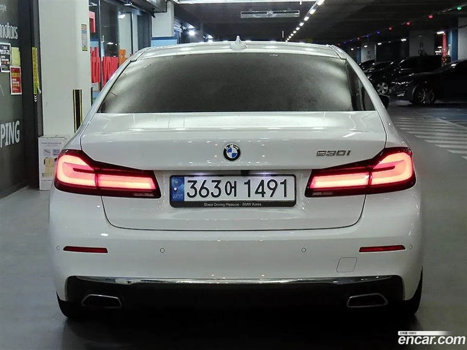BMW 5 Series 530i 2022 — миниатюра 4