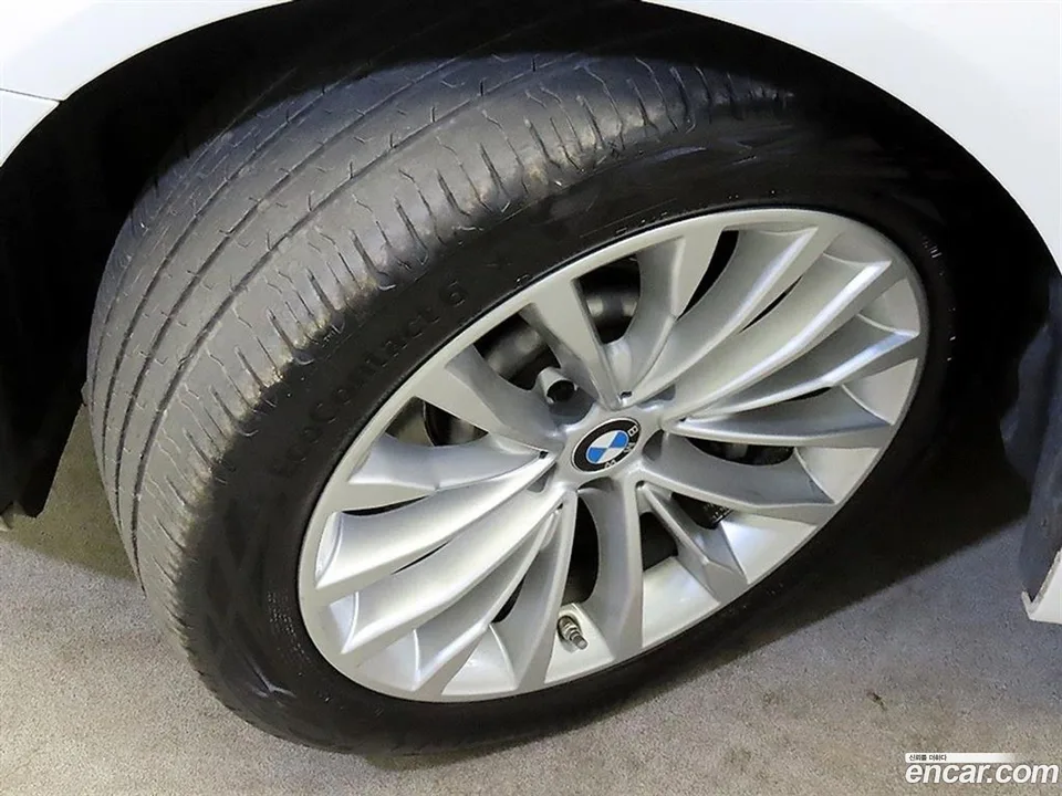 BMW 5 Series 530i 2022 — миниатюра 5