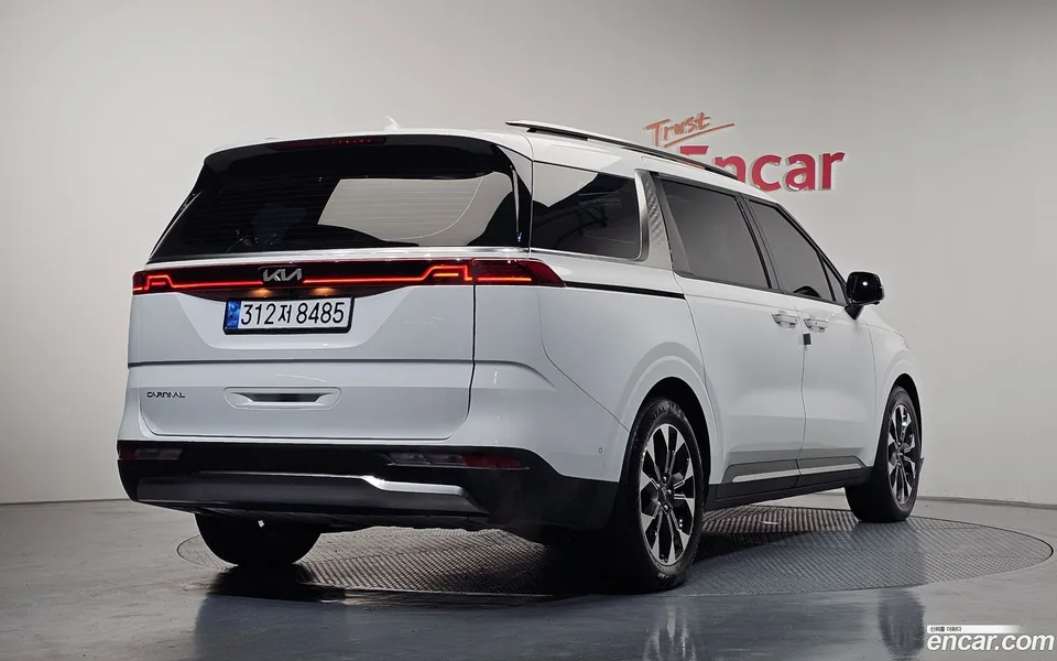 Kia Carnival 9 2023 — миниатюра 2