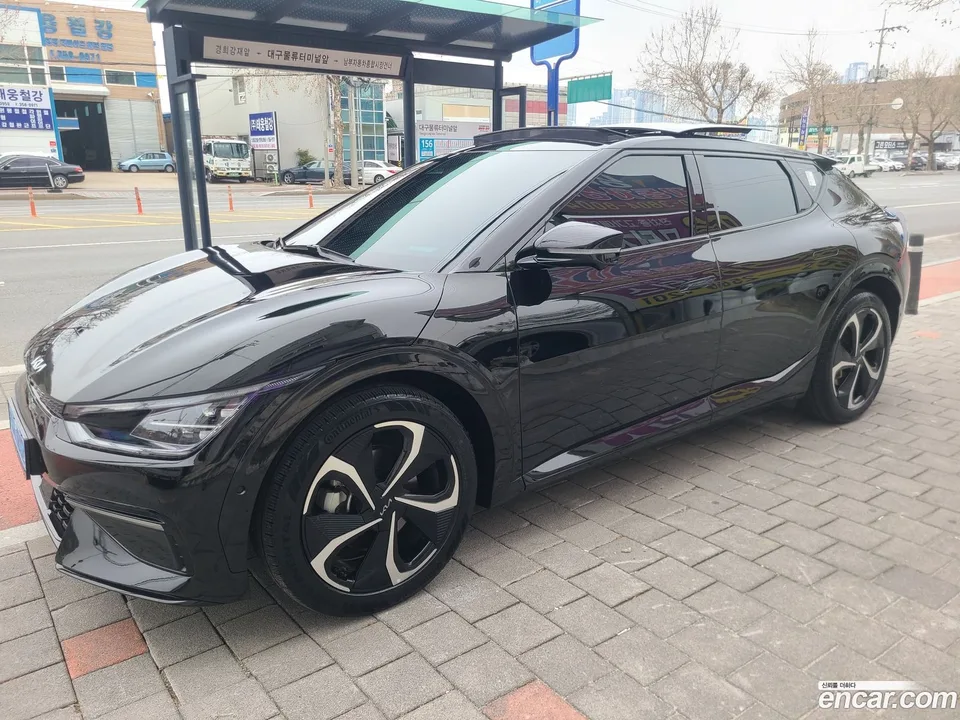 Kia EV6 2023 — миниатюра 3