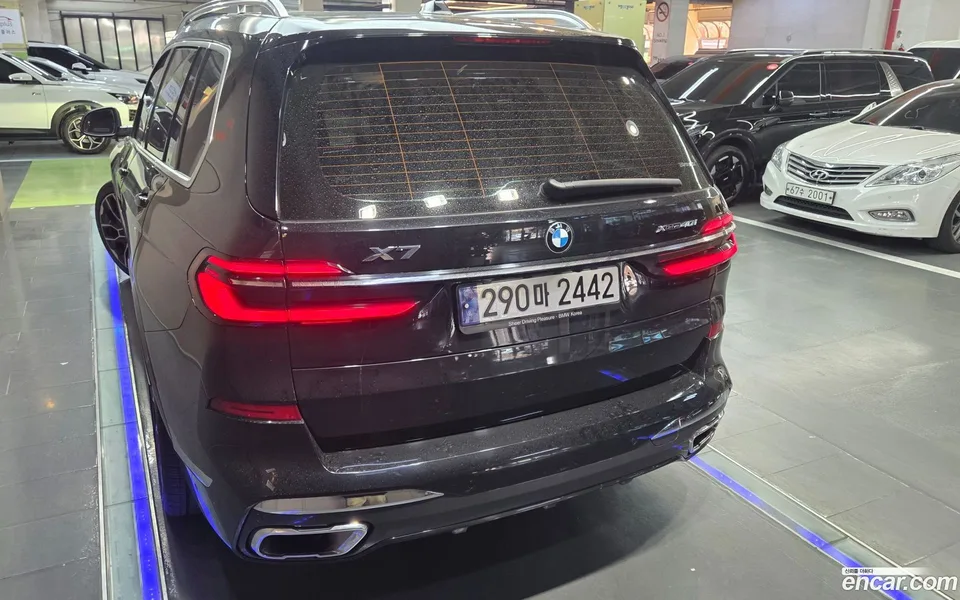 BMW X7 xDrive 40i M 6 2023 — миниатюра 5