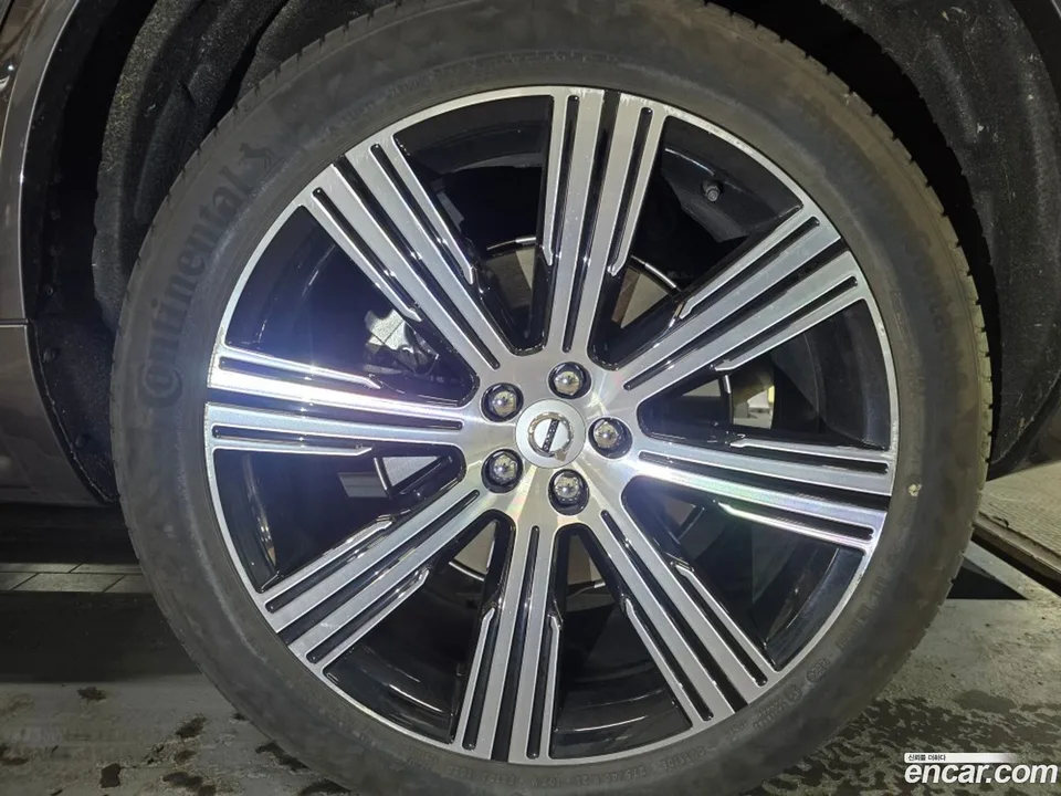 Volvo XC90 B6 2025 — миниатюра 5