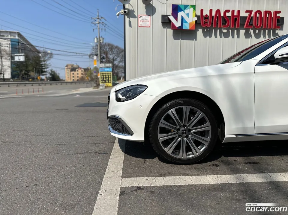 Mercedes-Benz E-Class E350 4MATIC 2023 — миниатюра 5