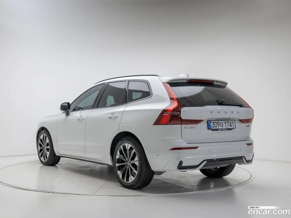 Volvo XC60 B5 2025 — миниатюра 2