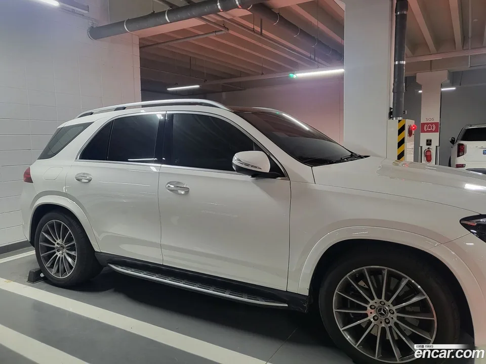 Mercedes-Benz GLE-Class GLE450 4MATIC AMG Line 2025 — миниатюра 2