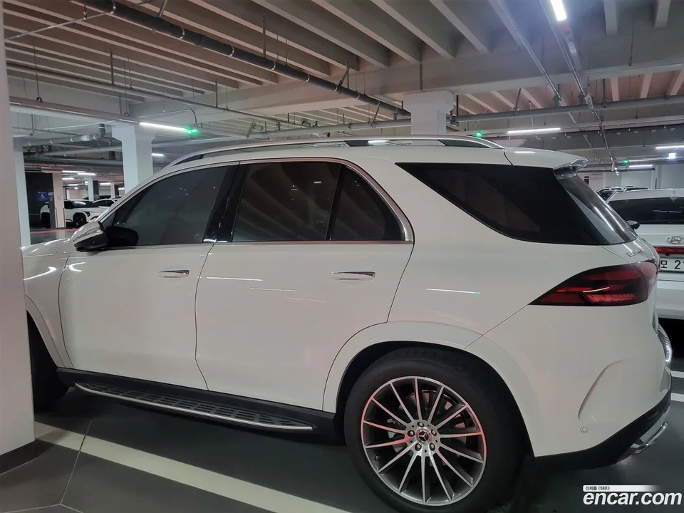Mercedes-Benz GLE-Class GLE450 4MATIC AMG Line 2025 — миниатюра 3