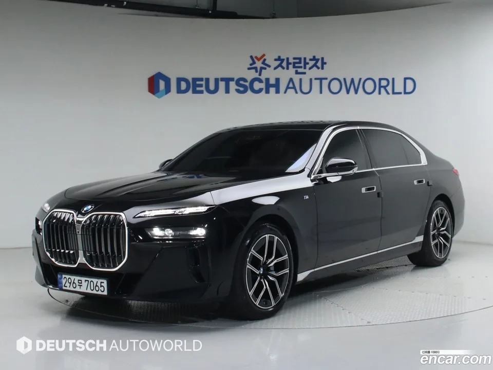 BMW 7 Series 740i xDrive M 2024 — миниатюра 2
