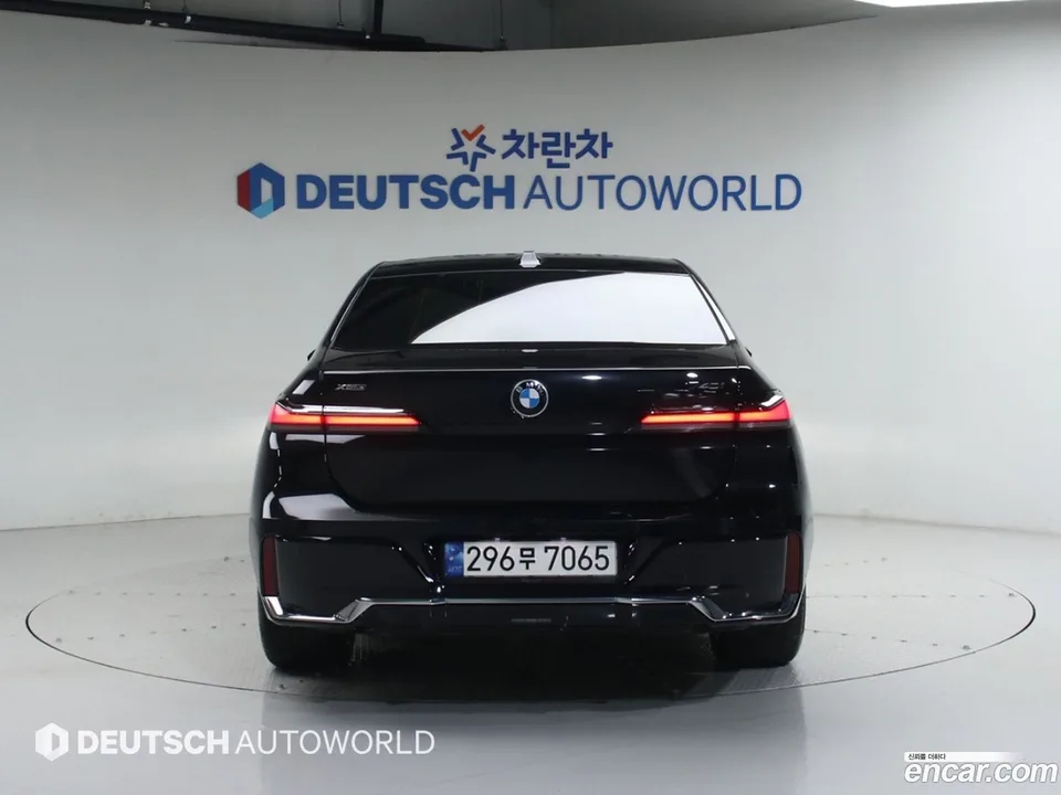 BMW 7 Series 740i xDrive M 2024 — миниатюра 5