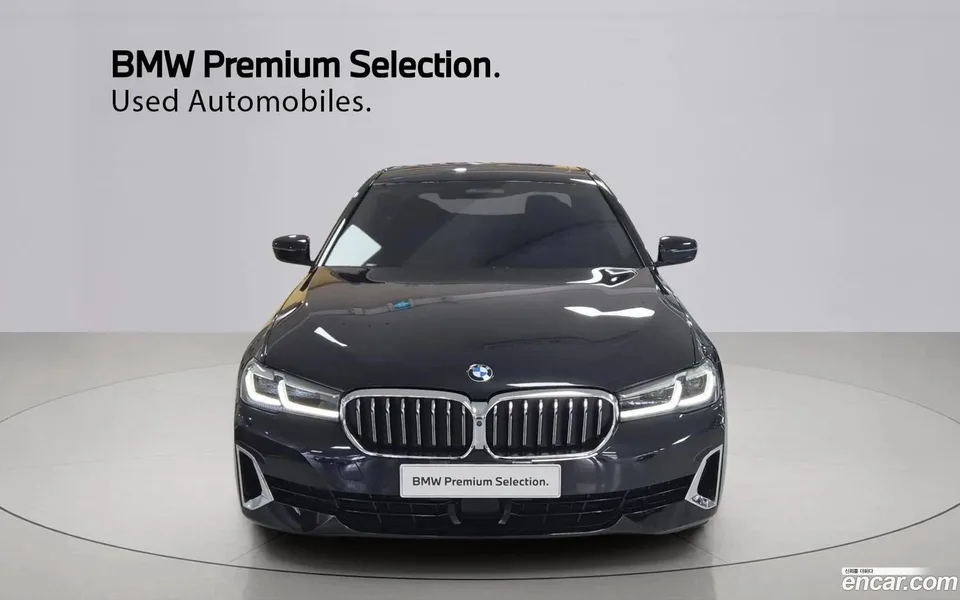 BMW 5 Series 520i 2023 — миниатюра 3