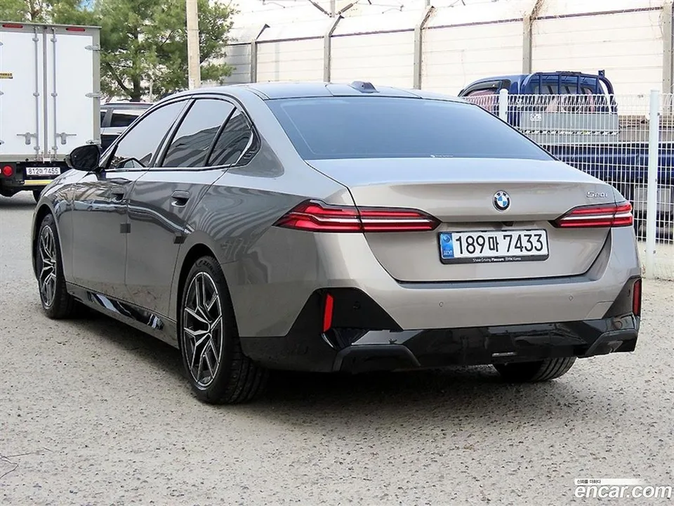 BMW 5 Series 520i M 2025 — миниатюра 3
