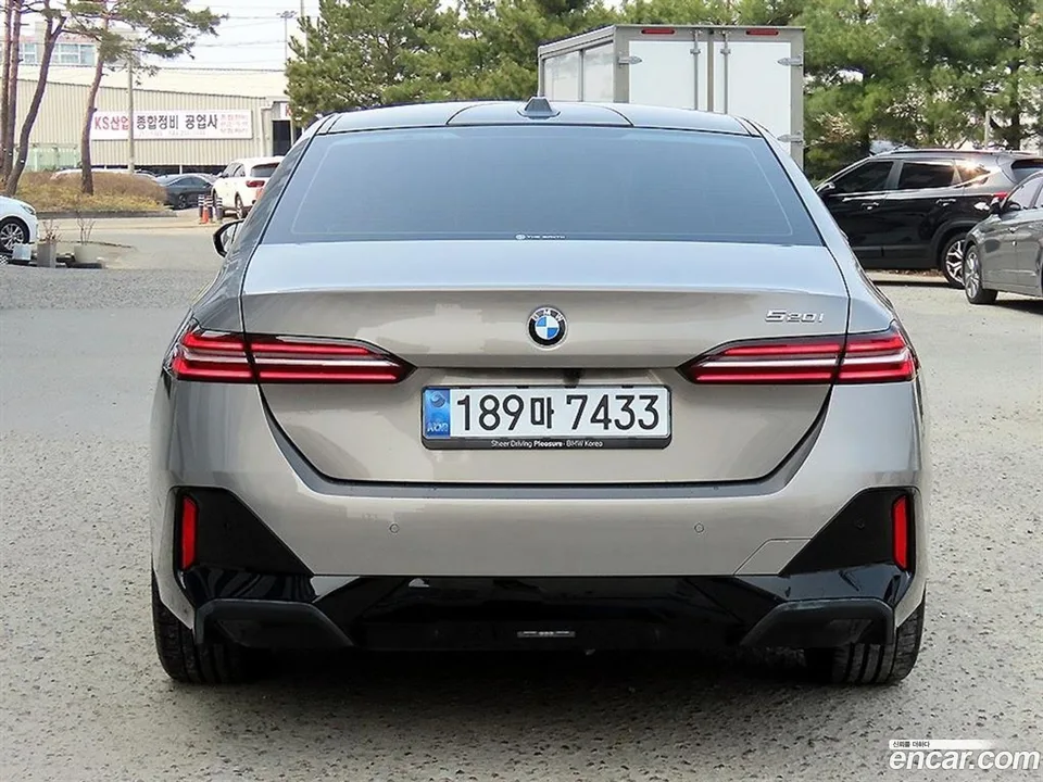 BMW 5 Series 520i M 2025 — миниатюра 4