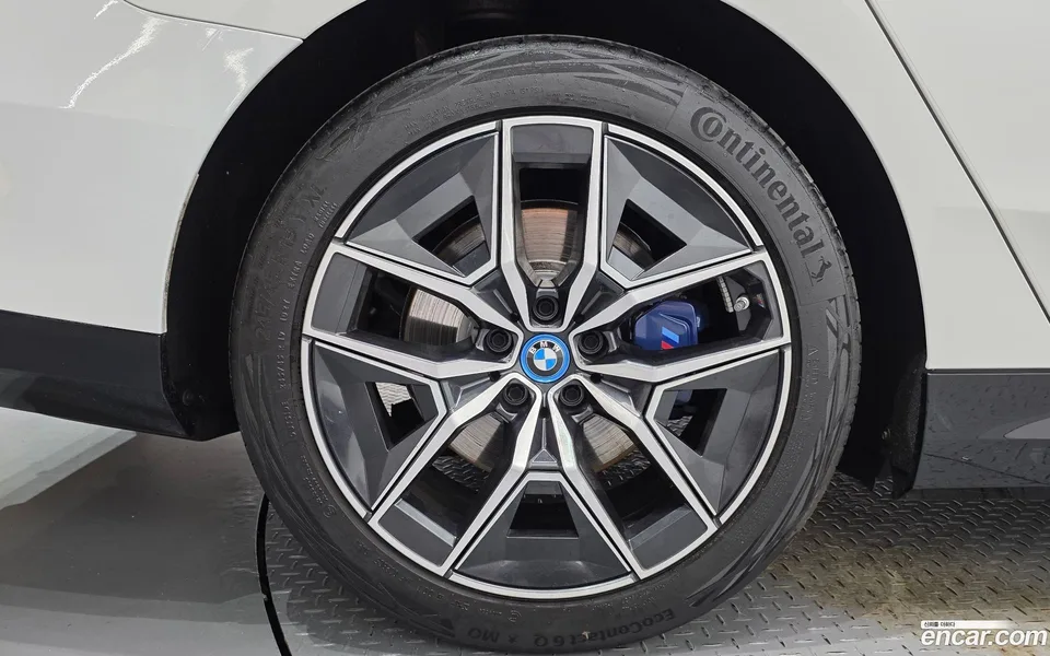 BMW i5 xDrive 40 M 2024 — миниатюра 5