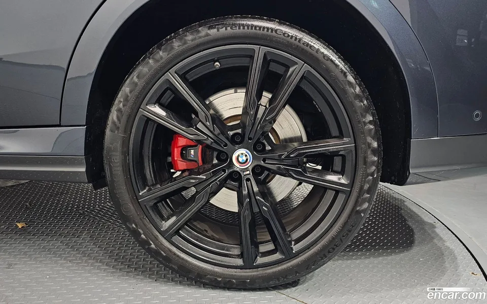 BMW X6 M50i 2022 — миниатюра 5