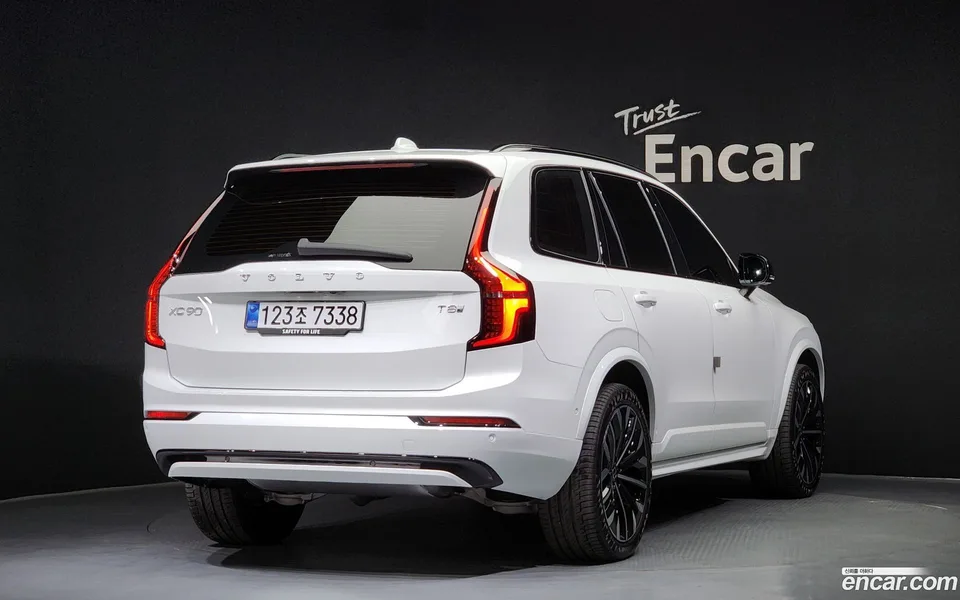 Volvo XC90 T8 2025 — миниатюра 2