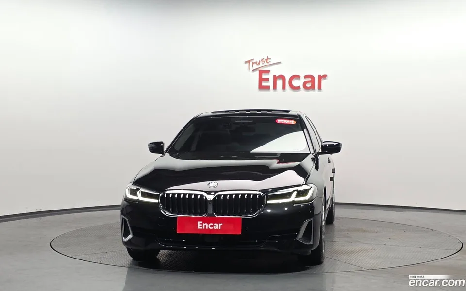 BMW 5 Series 520i 2023 — миниатюра 3