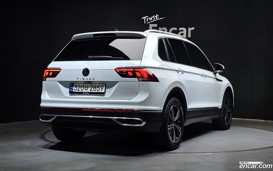 Volkswagen Tiguan 2.0 TDI 2022 — миниатюра 2