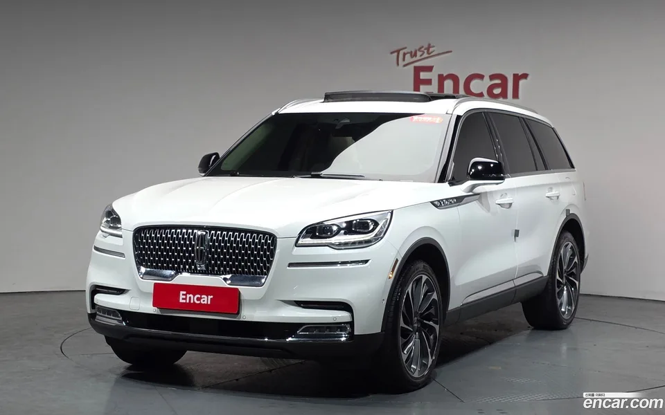 Lincoln Aviator 3.0 AWD 2022 — фото 1, купить с доставкой в Москву