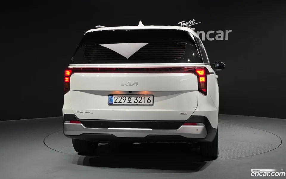 Kia Carnival HEV 9 2024 — миниатюра 4