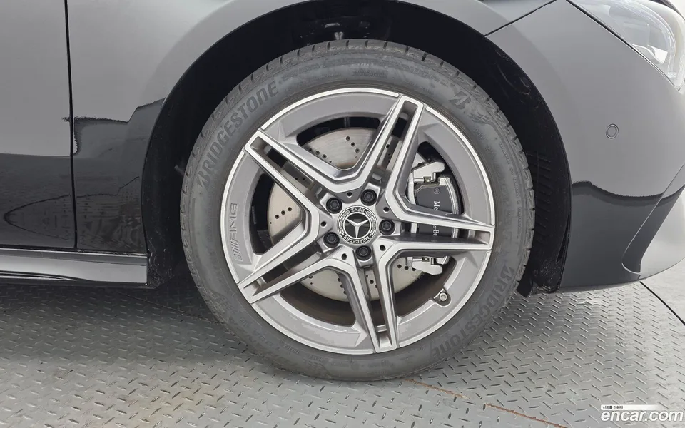 Mercedes-Benz CLA-Class CLA250 4MATIC 2025 — миниатюра 5