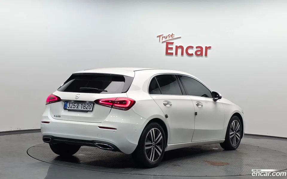 Mercedes-Benz A-Class A220 2022 — миниатюра 2