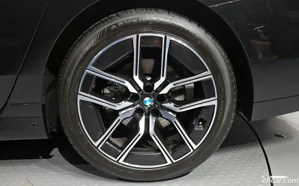 BMW 7 Series 740d xDrive M 2025 — миниатюра 5