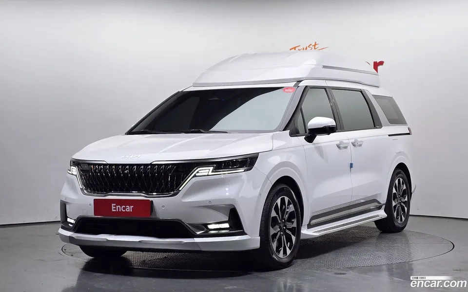 Kia Carnival 7 2023 — фото 1, купить с доставкой в Москву