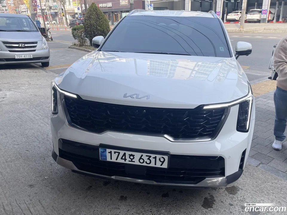 Kia Sorento HEV 1.6 2WD 2023 — фото 1, купить с доставкой в Москву