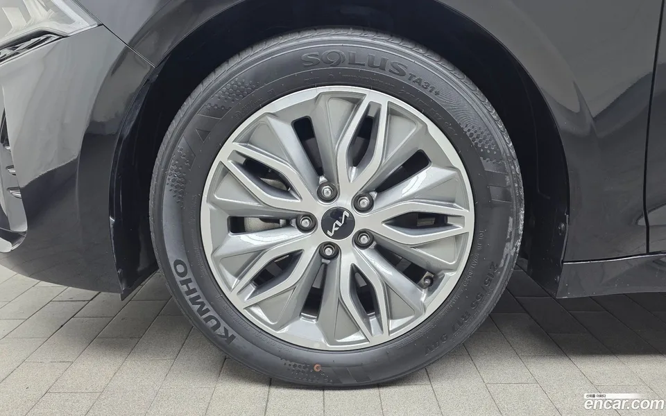 Kia K5 Hybrid 2023 — миниатюра 5