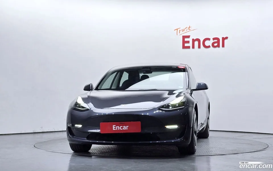 Tesla Model 3 AWD 2022 — миниатюра 3