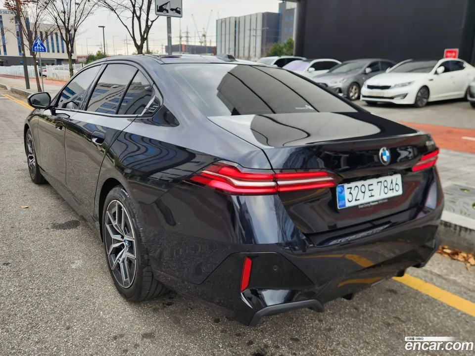 BMW 5 Series 520i M 2025 — миниатюра 2