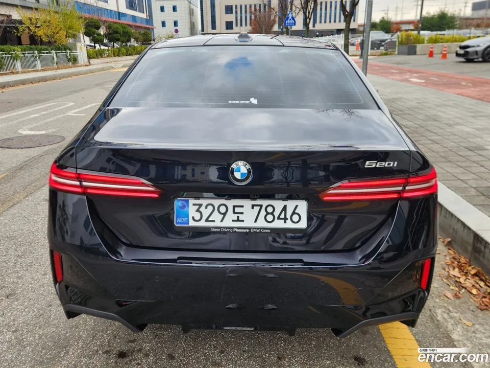 BMW 5 Series 520i M 2025 — миниатюра 4