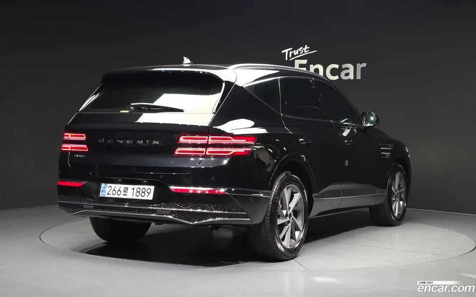 Genesis GV80 2.5T 2WD 2024 — миниатюра 2