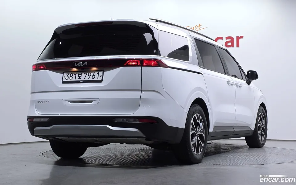 Kia Carnival 9 2023 — миниатюра 2