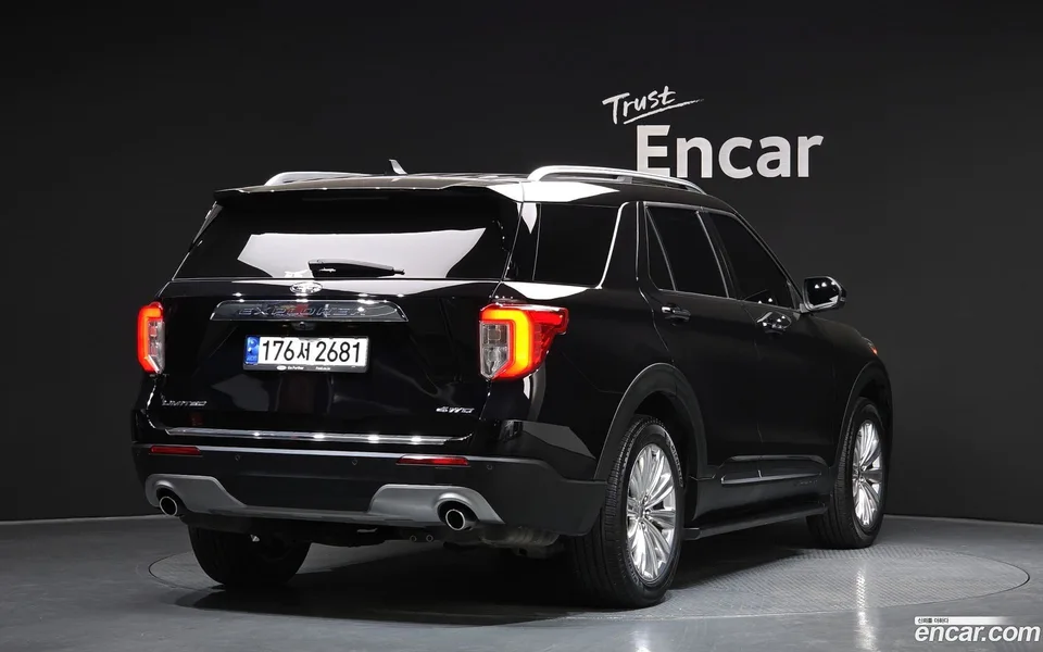 Ford Explorer 2.3 4WD 2022 — миниатюра 2