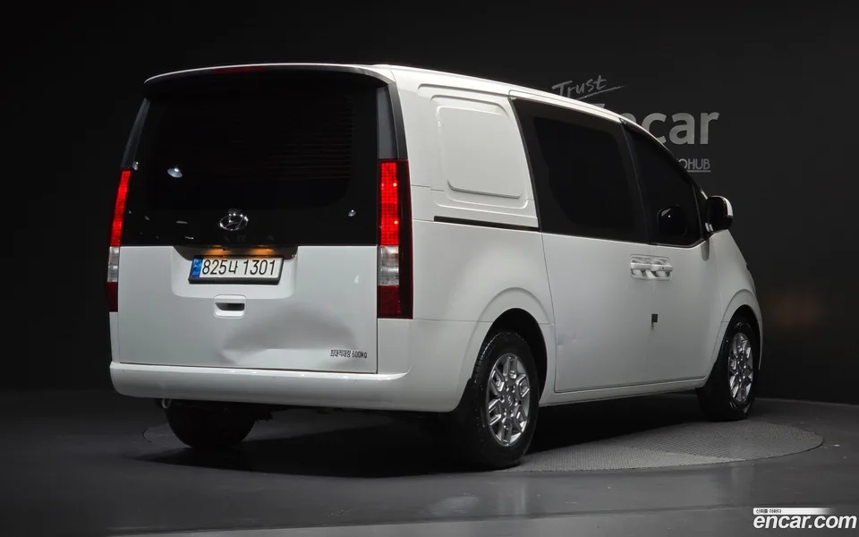 Hyundai Staria 5 2022 — миниатюра 2