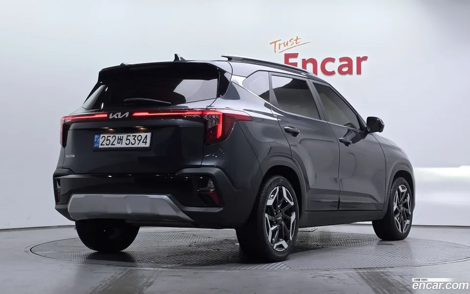 Kia Seltos 2.0 2WD 2022 — миниатюра 2