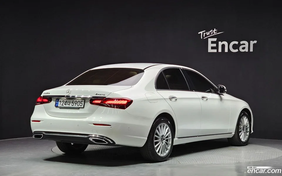 Mercedes-Benz E-Class E220d 4MATIC 2023 — миниатюра 2