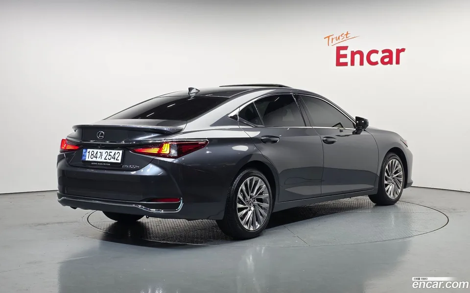 Lexus ES 300h 2024 — миниатюра 2