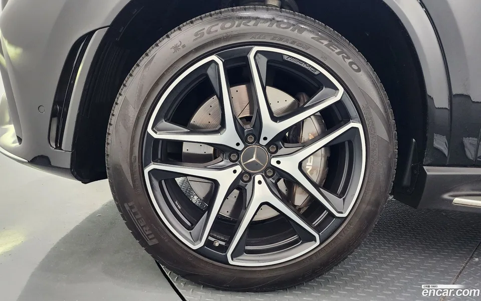 Mercedes-Benz GLE-Class AMG GLE53 4MATIC+ 2023 — миниатюра 5