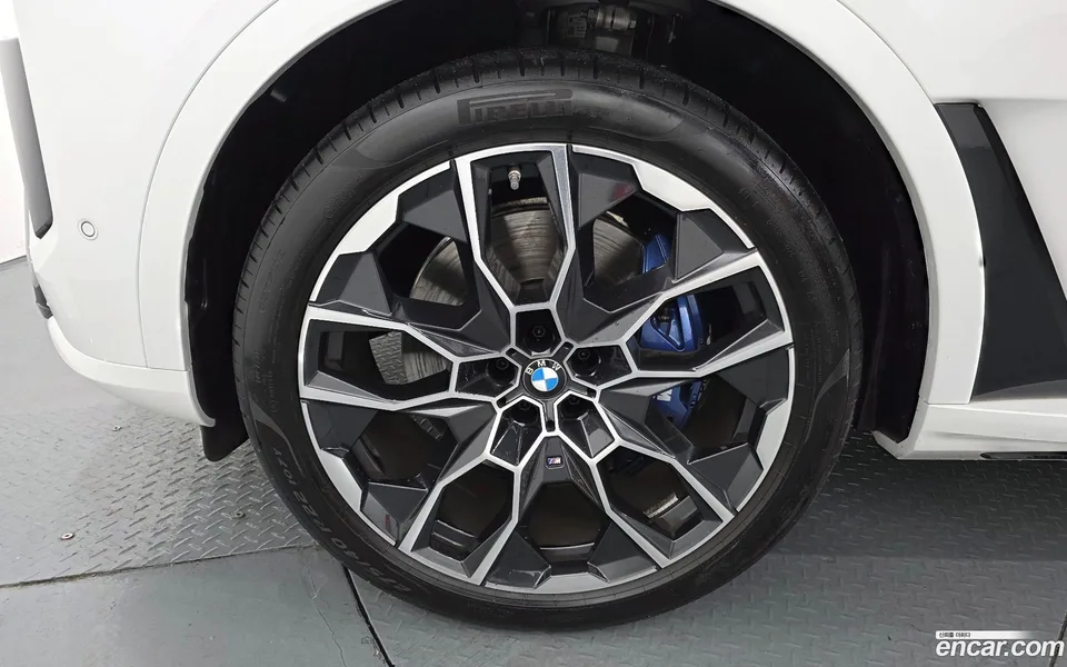 BMW X7 xDrive 40i M 7 2025 — миниатюра 5
