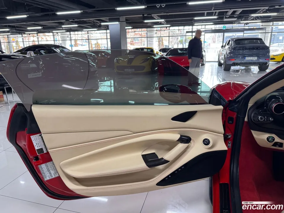 Ferrari F8 Spider 3.9 V8 2023 — миниатюра 5