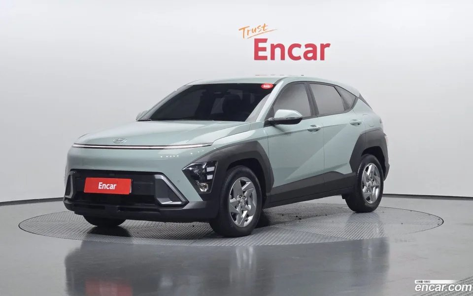 Hyundai Kona 1.6 2WD 2023 — фото 1, купить с доставкой в Москву