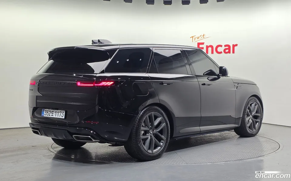 Land Rover Range Rover Sport P550E HSE 2025 — миниатюра 2