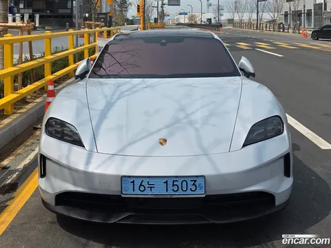Porsche Taycan 2025 купить в Москве