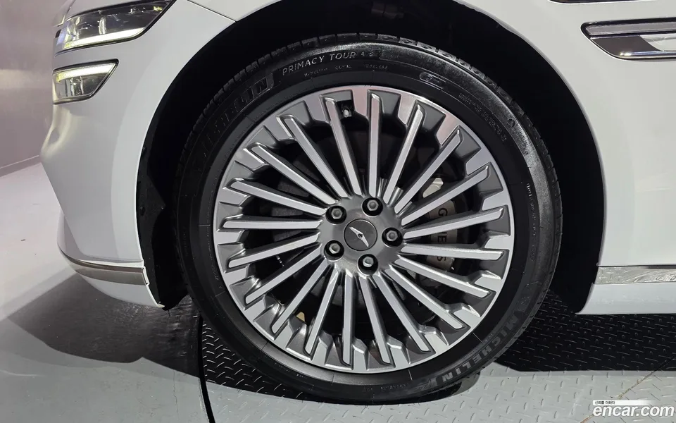 Genesis Electrified G80 e-AWD 2022 — миниатюра 5