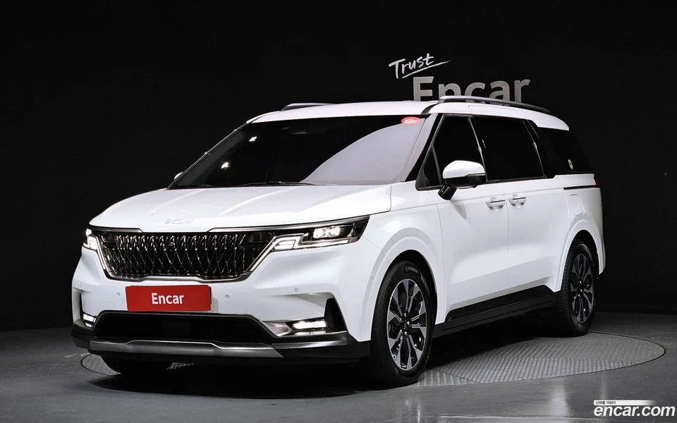 Kia Carnival 9 2023 — фото 1, купить с доставкой в Москву