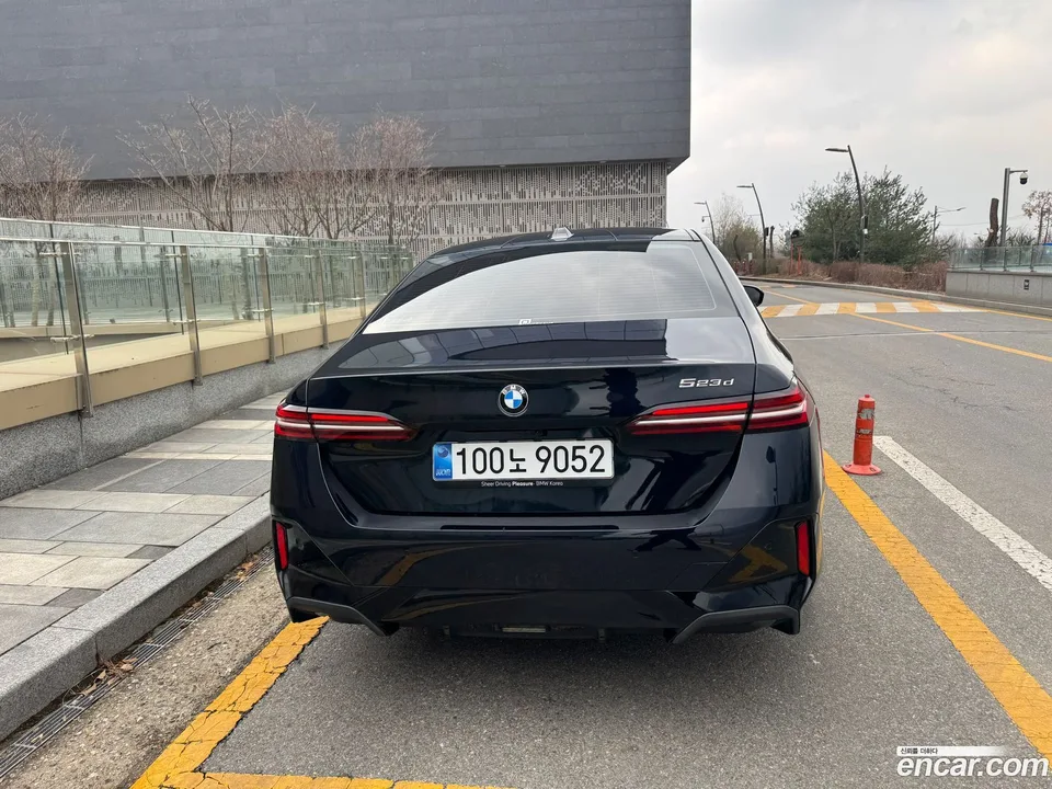 BMW 5 Series 523d M 2025 — миниатюра 4