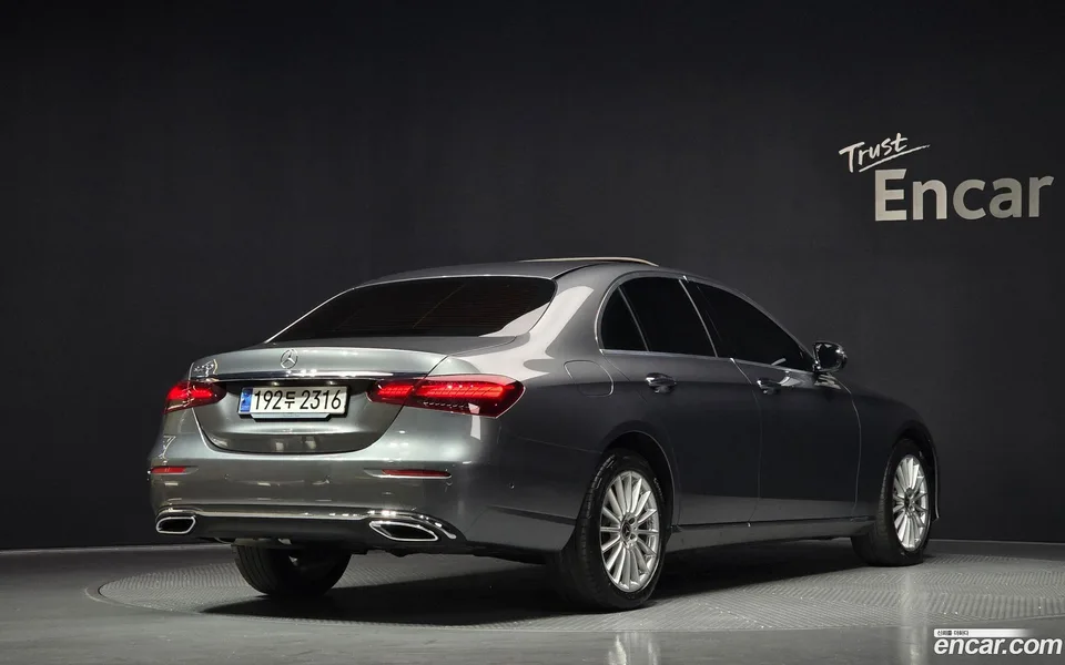 Mercedes-Benz E-Class E250 2023 — миниатюра 2