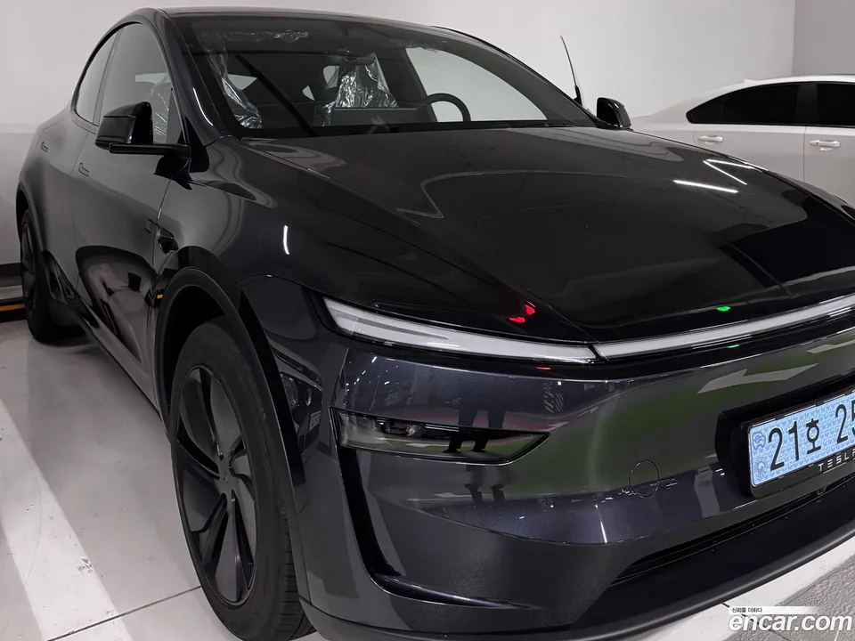 Tesla Model Y RWD 2026 — фото 1, купить с доставкой в Москву