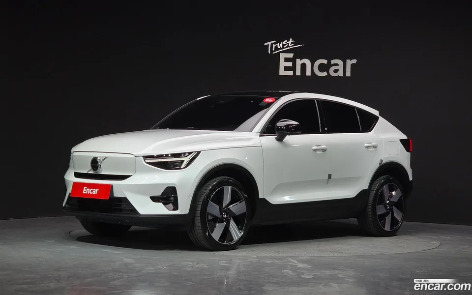 Volvo C40 Recharge 2022 — фото 1, купить с доставкой в Москву